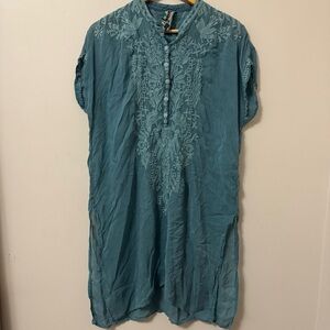 Johnny Was (S) boho turquoise blue embroidered side slit tunic button up top